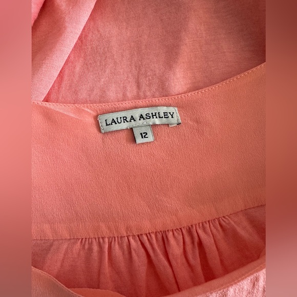 Laura Ashley 100% silk front top - Picture 2 of 6